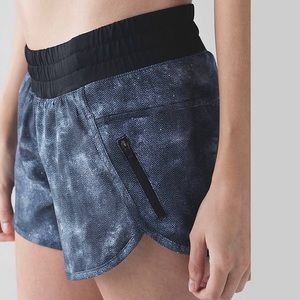 RARE Lululemon Tracker Short Size 8